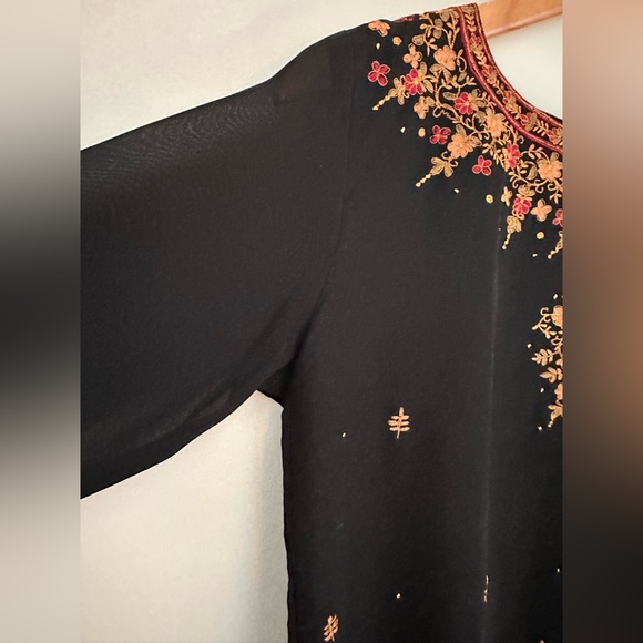 Embroidered Sheer Sleeved Shirt - Picture 2 of 5